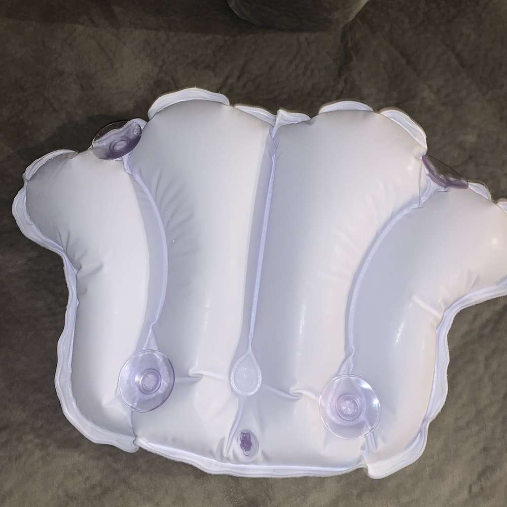 Never used, bath pillow with suction
